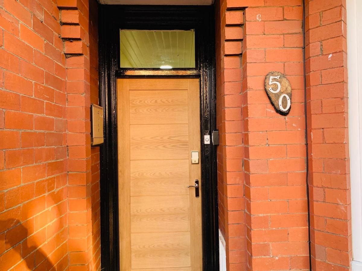 Hôtel 50 Mayford Road à Manchester Extérieur photo